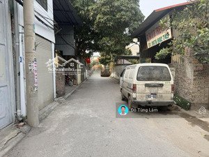 bán căn góc 115m2 nhà 3 tầng mặt đường xóm 1 đông dư. vị trí đẹp vừa ở vừa kinh doanh