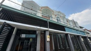 bán 3 căn nhà liền kề - ngay bến xe miền đông mới thành phố thủ đức giá chỉ 3,99 tỷ