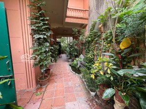 chính chủ cho thuê nhà vườn diện tích 150m2 ở lâu dài quận long biên