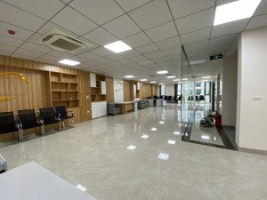 còn duy nhất 1 sàn văn phòng cho thuê 132m2 giá chỉ 23tr/tháng tại phố thành thái - cầu giấy