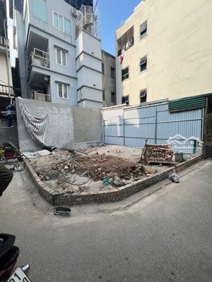 bán đất ngõ ô tô phố ngô xuân quảng, căn góc, cạnh hvnn, dt 56m, giá 8,1 tỷ.