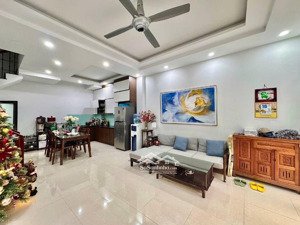 bán nhà dương văn bé lô góc 43.5m2 5tầng 50m ra phố đường ô tô tránh chỉ hơn 9tỷ