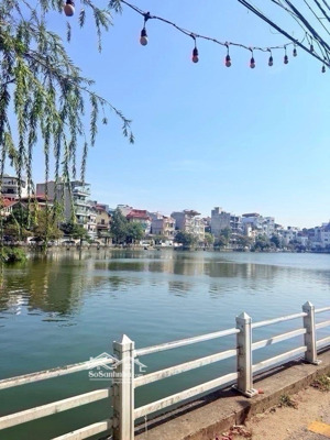 nhà long biên- phố bồ đề- gần hồ không khí trong lành