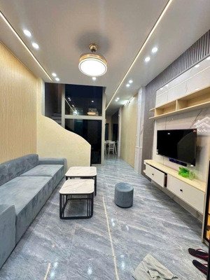 bán nhà ngọc thụy,45m_4ngu,thang máy , gần mipec long biên, chỉ 9.5ty