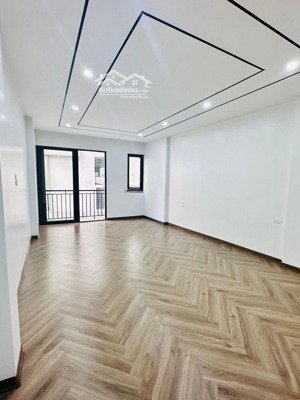 nhà long biên - chủ nhà thuê thiết kế rất chỉnh chủ đẹp chắc chắn