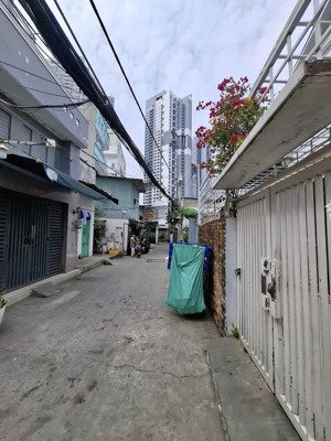 nhà sát mặt tiền huỳnh tấn phát, dt 27m2, sổ hồng riêng, gần phú mỹ hưng, 3.9 tỷ