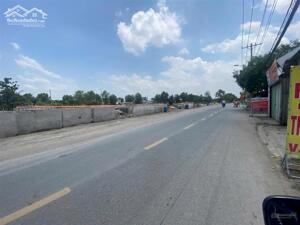 Bán đất mặt tiền Láng Le Bàu Cò , xã Tân Nhựt dt 445m2 ( có 331m2 thổ ) giá 7,5 tỷ