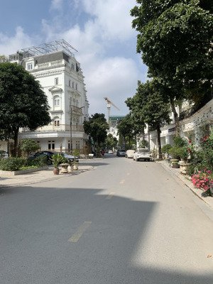 cơ hội sở hữu đất vàng, lô góc ngay ngã tư vạn phúc giáp kđt louis city, ô tô đỗ cửa, 40m2, 9,5tỷ