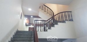 bán nhà liền kề man bồi gốc găng, kinh doanh, vỉa hè đường rộng ô tô tránh