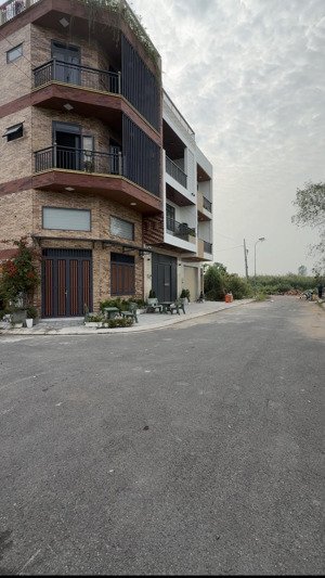 lô đất đẹp ngang 4 x 14 ( nở hậu 5.5 ), ngay khu ehome 3 p.an lạc bình tân. giá : 5 tỷ 9 ( còn tl )