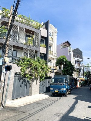 bán nhà tân bình - gần etown - hẻm xh thông - ngang đẹp 4.2m - 3 tầng - 70m2 - 9.3 tỷ