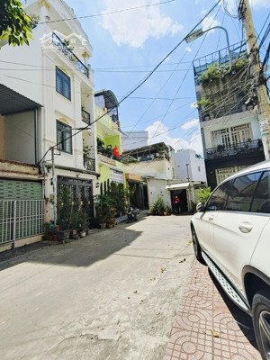 nhà mới 4 tầng mặt tiền bùi minh trực quận 8 - dt 50m2 - ngang 4,5m - 6 pn - đường 6m - sổ vuông