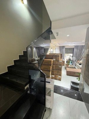 nhà mới đẹp ở luôn - 2 thoáng trước sau - 10 ô tô trước nhà- nằm giữa hồ tây và hồ trúc bạch