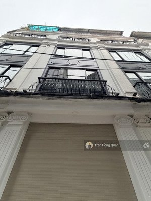 nhà chính chủ - xây mới 100% nhỉnh 13 tỏi, giáp uỷ ban bồ đề vị trí siêu đỉnh ,trước nhà ô tô tránh