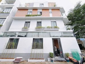 nhà mới xây 4,5 x 16 mét - huỳnh tấn phát đi vào