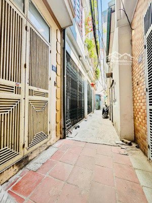 bán nhà ngõ 219 định công thượng hoàng mai , 35m , 4 tầng , mặt tiền 3,7m . giá nhỉnh 7 tỷ !