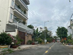 bán đất dt: 8 x 17.5m gần chợ và ủy ban phường thạnh mỹ lợi ( cũ ) - giá 13.5 tỷ