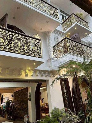 biệt thự chính chủ đăng bán . bấm chuông hoặc gọi số điện thoại để mở cửa xem nhà