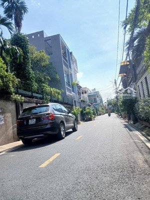 bán đất 137m2 tặng nhà đầy đủ công năng, mặt tiền 6,5m đường ô tô phường phước long b nhỉnh 10 tỷ