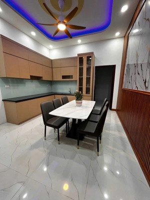 cơ hội đầu tư sinh lời căn hộ dịch vụ 4 tầng, mặt tiền 5msát phước bình giá 7,5 tỷ