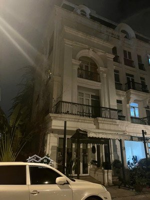 cc bán lk louis city đại mỗ, nam từ liêm. dt 96m2 x 5,5t, lô góc. sđcc. giá 29 tỷ. lh: 