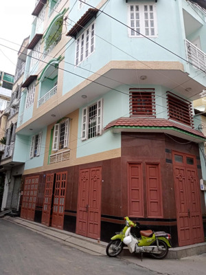 căn góc 2 mt hẻm 6m huỳnh văn bánh, q.pn. dt đẹp vuông 4x15m, 5 tấm. giá rẻ 9,9 tỷ