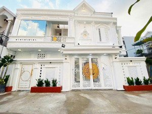 siêu phẩm biệt thự mini. góc 2 mt hẻm 1982 đường huỳnh tấn phát nhà bè