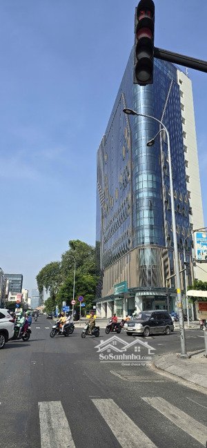 300 tr/m2: 5x30m, nhà 5 tầng mặt tiền phan đăng lưu ngay ngã tư phan xích long. chủ ngộp cần bán