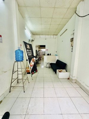 nhà cấp 4 - q10, hòa hảo - xe hơi đỗ cửa - cách mặt tiền 2 căn - gpxd 4 tầng - chỉ 5.75 tỷ