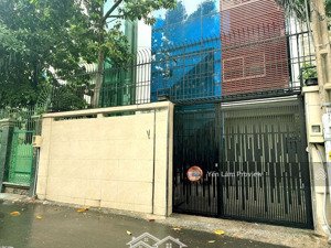 bán toà nhà nguyên căn phú nhuận, đường hoàng diệu, 9x30m, 4 tầng, đang cho thuê