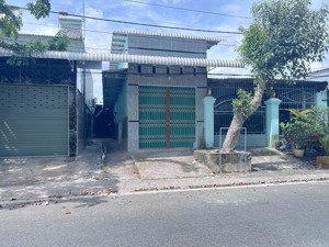 bán dãy trọ cách chợ tự phát 100m, siêu thị eaon 500m phường hoà phú, dt 5 x 30m tc 100%