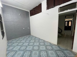 cho thuê nhà nguyên căn sài đồng, long biên ô tô đỗ cửa 90 mv