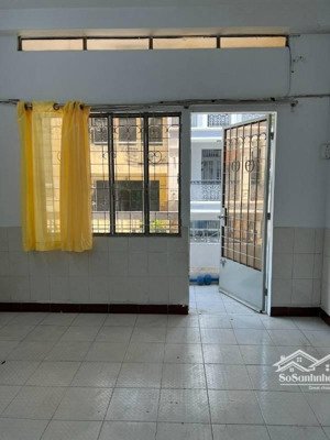 cam kết thật 100%! 2.5 tỷ căn 65m hùng vương tản đà bán gấp!