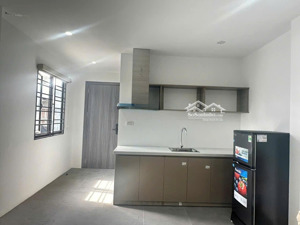 chính chủ cho thuê căn hộ 36m2 phố nguyễn văn cừ gần cầu chương dương giá 5.5 triệu:lh 