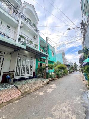 BÁN NHÀ 1T2L đúc, Mặt Tiền, gần sát chợ An Khánh (Cách trường ĐHYD Cần Thơ chỉ 300m)