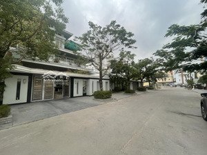 cuối năm cần bán đất trung tâm bãi cháy 410m2 mt:13m giá siêu tốt.