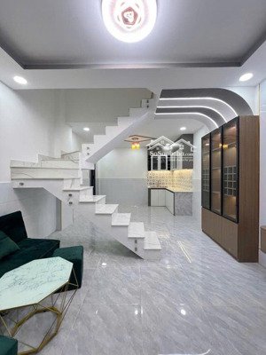 bán nhà riêng tại lò gốm, 4,68 tỷ, 35m2, 4pn, 3wc, giá ưu đãi