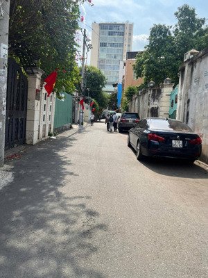 bán nhà cấp 4 ngang khủng gần 6m ngay nguyễn gia trí p.25 bình thạnh, cn gần 80m2. tiện xây mới