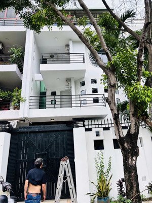 bán nhà đường bạch đằng diện tích: 6x15m trệt 2 lầu