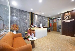 bán gấp trong tháng - bán khách sạn mặt tiền trần quốc hoàn 87m² 6 tầng - giá bán 32 tỷ