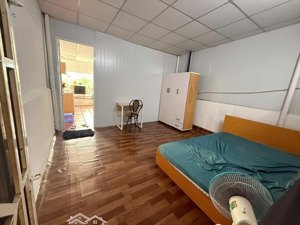 chính chủ cho thuê phòng rộng đẹp 32m2, tách bếp, view aeon tân phú