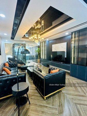 nhà bán khu phân lô hẻm xe hơi đỗ cửa,thang máy 450kg, tặng full nội thất, 5 tầng mới đẹp, 4m x17m