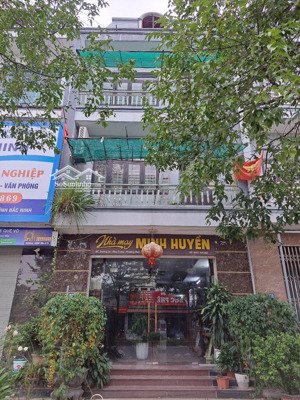 chính chủ cho thuê nhà riêng mặt đường 36, 6 phòng ngủ 5wc, full nội thất. công)