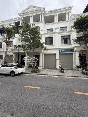 sao biển 105m2 hàng vip, vị trí đẹp, gần hồ, gần công viên, khu vui chơi thể thao