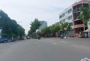 bán đất gần ngay đại học giao thông vận tải -hẻm 7m -khu vực sầm uất -giá chi 11.5 tỷ 