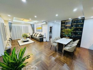 bán quỹ căn hoàng thành pearl 3pn dt 114m2 giá rẻ nhất thị trường lh: 