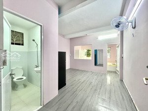 siêu rộng!! cho thuê 1pn 45m2 full nội thất tách bếp balcon thoáng ngay ngã 7 lý thái tổ quận 3