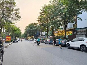 bán biệt thự mặt hồ thành phố giao lưu: diện tích: 241m, mặt tiền 13m, 2 mặt đường: 102 tỷ