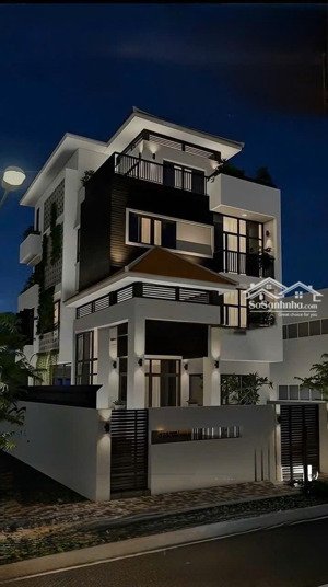 siêu phẩm căn mẫu biệt hồ bơi gốc ngã tư 2mk ô tô 5m bắc đẩu, hải châu 3,5 tầng dt 113m2 ngang 8.5m