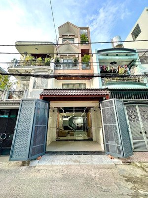 nhà phố siêu đẹp , đường lê đại hành/ q11 . dt 82m2( 4,5m x 18m) giá 4.090 tỷ. gần scđ phú thọ